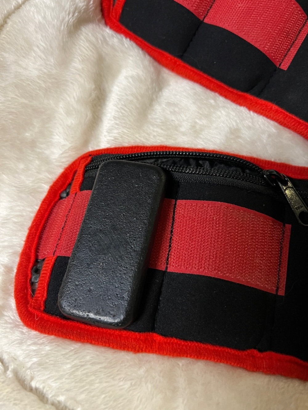 BALLY TOTAL FITNESS 💪 PAIR BLACK/RED NYLON VELCRO 2-LB EACH WRIST/ANKLE WEIGHTS - Picture 5 of 6